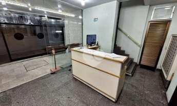 Imagem 2: Méier no coração do bairro, junto a estação de trem, hospital, sala comercial, portaria co