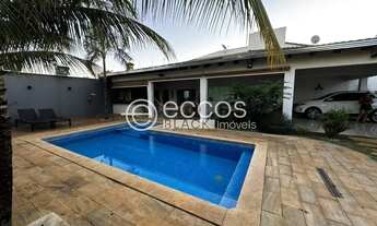 Imagem 2: Casa para aluguel, 3 quartos, 1 suíte, 4 vagas, Cidade Jardim - Uberlândia/MG