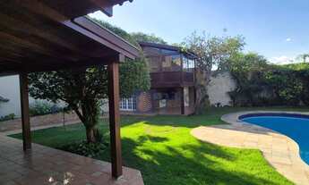 Imagem 3: Esta deslumbrante casa de 650 m² combina elegância, conforto e sofisticação em um dos ende