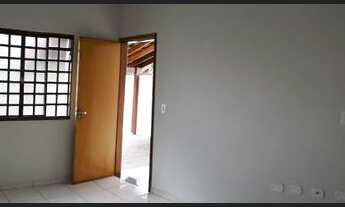 Imagem: Alugo - Casa 3 Quartos 2 Banheiros - R$700,00