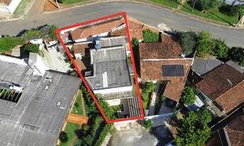 Imagem 2: Ótima casa com 02 frentes, 03 suítes, 03 salas, escrit + Edícula nos fundos c/ entrada ind