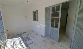 Imagem 3: No centro da cidade! Casa em ótima localização para locação anual