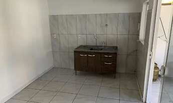 Imagem 5: Casa 1 quarto, próxima a praia do Rio Tavares, Pico da Cruz, quintal gramado e murado