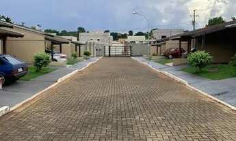 Imagem 2: Casa geminada dentro de condominio fechado