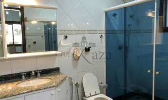 Imagem 3: Casa de condomínio sobrado para venda tem 306 metros quadrados com 4 quartos