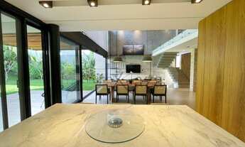 Imagem 2: Casa Urbanova - Condomínio Alphaville II - 3 Dormitórios - 450m²