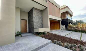 Imagem 5: Casa de Alto Padrão Disponível - Residencial Jardim do Golfe - 365m² - 4 Suítes - Piscina