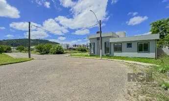 Imagem 4: Casa em Porto Alegre, no bairro Aberta dos Morros, com 3 dormitório(s), e 3 banheiros, à v