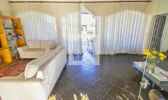 Imagem 2: Casa à Venda - Bandeirantes, 4 Quartos, 2000 m2