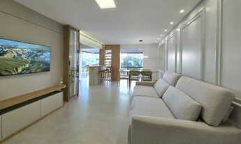 Imagem 4: Amplo apartamento com vista para praça luis bassani e mar, com sacada de frente com churra