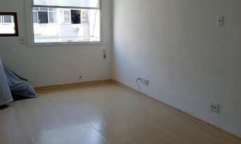 Imagem 4: SEM IGUAL! Conjugado silencioso em rua sem saída, de frente para o Metrô - Copacabana