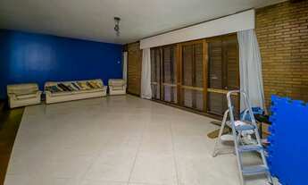 Imagem 4: Casa ampla de 5 dormitórios para venda ou aluguel no Centro de Pelotas, RS, com 574 m² úte