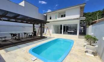 Imagem: Sobrado com 3 suíte(s) mais 1 quarto(s)