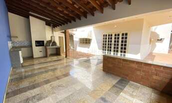 Imagem 5: Casa sobrado disponível para venda no bairro Jardim Patrícia em Uberlândia-MG