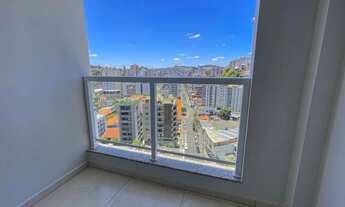 Imagem 2: Apartamento mobiliado com varanda e bem localizado para venda