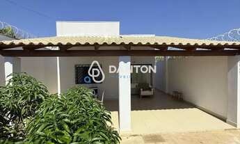 Imagem: Casa 4 Quartos (3 Suítes) à Venda - Bairro