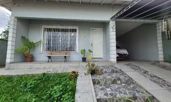 Imagem 2: Ampla Casa com 4 Dormitórios, sendo 1 Suíte com Hidromassagem em Capoeiras