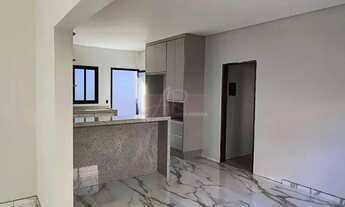 Imagem 4: Casa com excelente localização e acabamento!