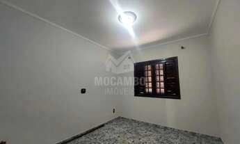 Imagem 7: Casa de rua : / Residencial / Jardim Salessi