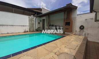 Imagem: Casa com 3 quartos (1 suíte), 4 vagas à