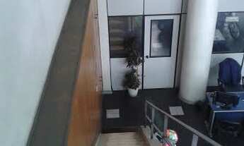 Imagem 7: Loja para aluguel ou venda possui 300 m2, com escritório e mezanino em Santa Cecília!