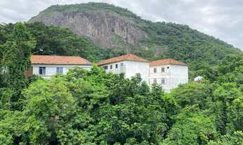 Imagem 3: Cobertura duplex com vista para a floresta