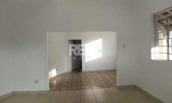 Imagem 2: Casa para aluguel, 3 quartos, 1 vaga, Carlos Prates - Belo Horizonte/MG