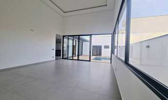 Imagem 2: Casa de condomínio térrea para venda tem 226 metros quadrados com 3 quartos