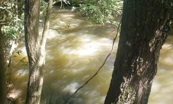 Imagem 6: Chácara próxima a Goiânia 9 km de Guapo com riacho no fundo energia