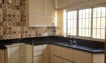 Imagem 2: Casa - Bosque dos Eucaliptos - 2 Dormitórios - 66m²