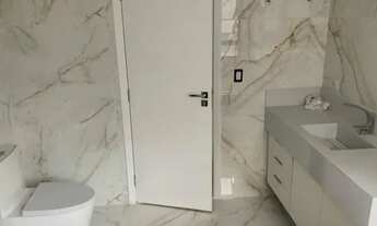 Imagem 3: Casa de condomínio para venda tem 300 metros quadrados com 5 quartos