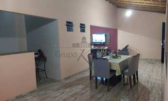 Imagem 2: Casa - Bosque dos Eucaliptos - 3 Dormitórios - 250m²