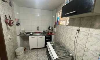 Imagem 3: Casa para venda possui 83 metros quadrados com 3 quartos em Itapuã - Salvador - BA