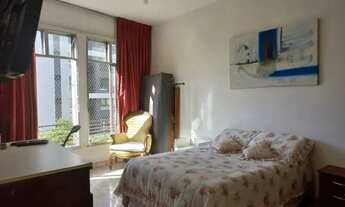 Imagem: Quarto individual de casal confortável