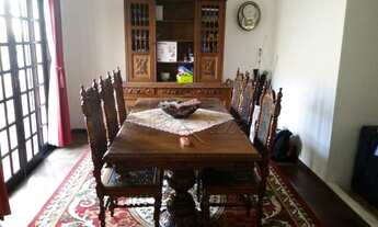 Imagem 5: Sobrado para venda possui 300 metros quadrados com 6 quartos