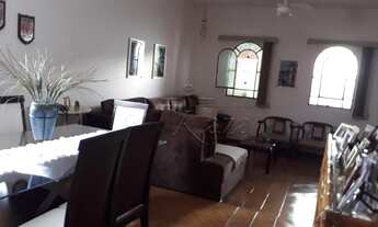 Imagem 2: Casa assobradada com Piscina à Venda - 4 dormitórios (2 suítes) - R$ 750.000,00