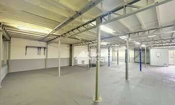 Imagem 3: Sala Comercial Galpão / depósito com 4 vagas na garagem