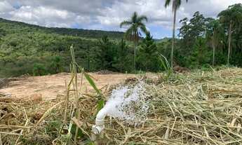 Imagem: Terrenos em Ibiúna com agua na porta