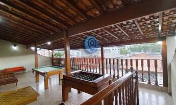 Imagem 16: Oportunidade! Sobrado com 304m², Piscina Aquecida, Churrasqueira e Muito Conforto