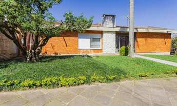 Imagem 2: Casa com 5 dormitórios no bairro Três Figueiras