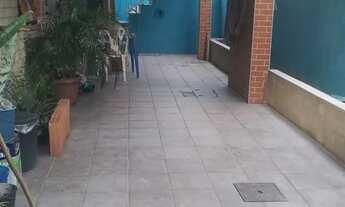 Imagem 3: Casa Triplex Frente de Rua e Independente 2 Quartos e 2 Vagas Rua França Leite Ac. Carta