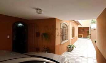 Imagem 3: Oportunidade - Casa Sobrado - Vila Tesouro - 5 Dormitórios - 206m²