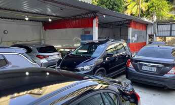 Imagem: Oficina de pintura e lanternagem com lava