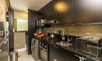 Imagem 7: Apartamento para venda tem 62 metros quadrados com 2 quartos em Passo da Areia - Porto Ale