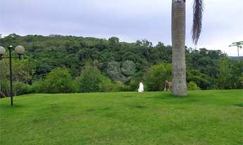 Imagem 5: Sobrado moderno no condomínio Suiça da Cantareira
