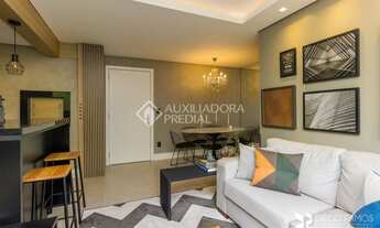 Imagem 3: Apartamento para venda tem 62 metros quadrados com 2 quartos em Passo da Areia - Porto Ale