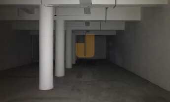 Imagem 2: Loja com 330 m2 bem distribuídos, excelente localização