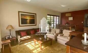 Imagem 3: Casa com 438 metros de area total, 4 dormitórios (1 suíte), 4 vagas e amplo espaço para ár