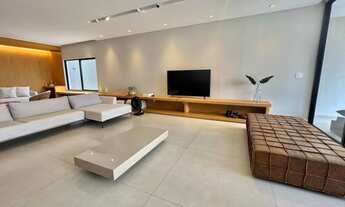 Imagem 1: CASA TRIPLEX COM 4 SUÍTES, À VENDA NO CONDOMÍNIO INTERLAGO DE ITAÚNA NA BARRA DA TIJUCA -r