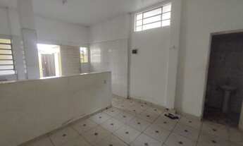 Imagem 2: Casa para aluguel possui 35 metros quadrados com 2 comodos e quintal